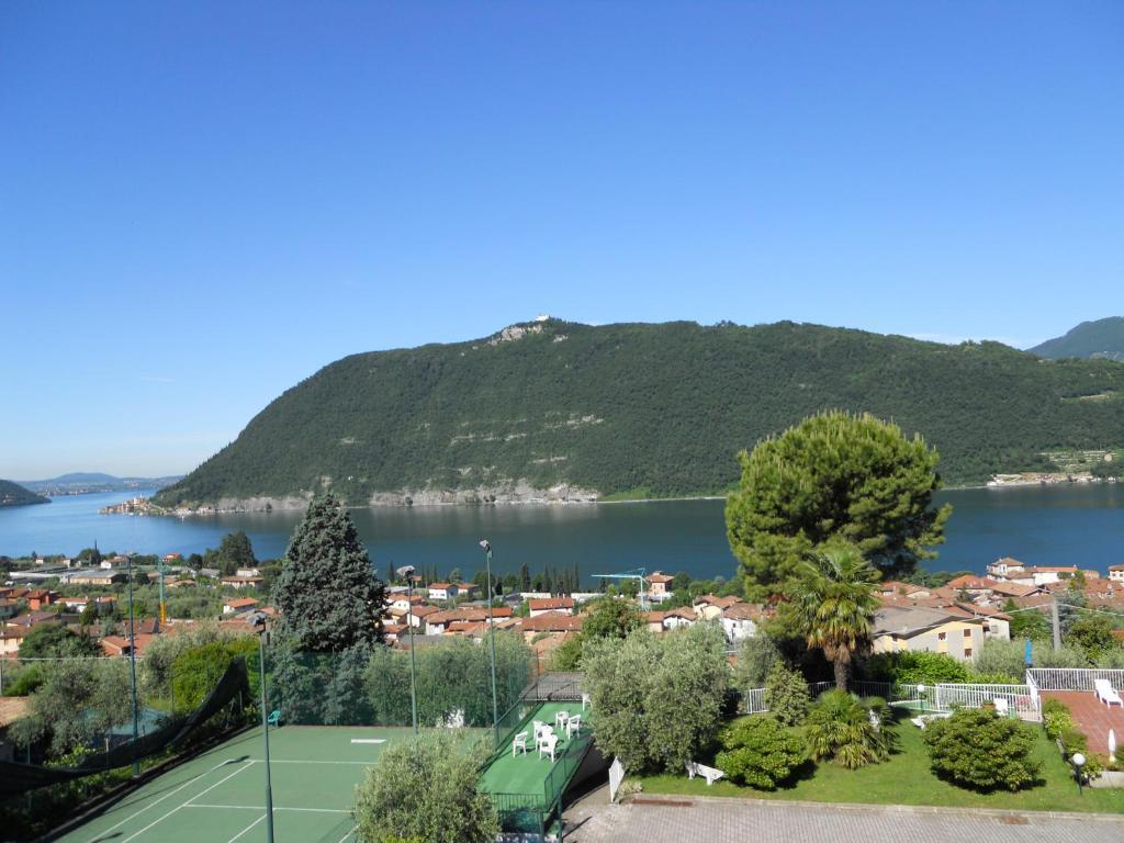 Hotel Rotelli Sale Marasino Buitenkant foto